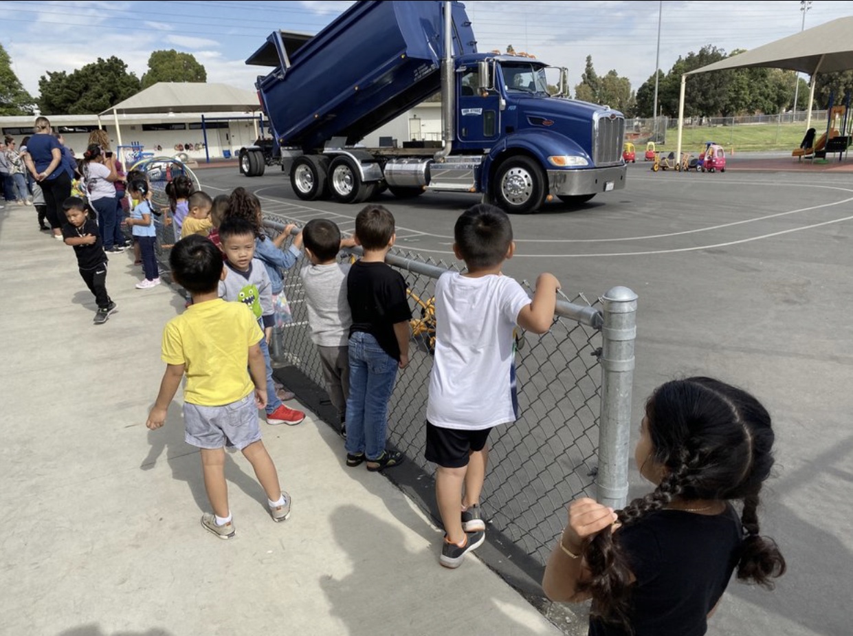 A truck showing the students how it operates!